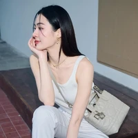 Lingling Sirilak Kwong _cô_