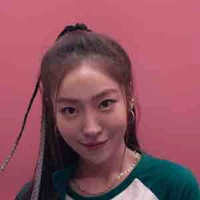 Song Ji Woo ( 19 tuổi )