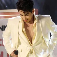 Hùng Huỳnh