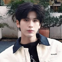 Trương Lăng Hách : Zhāng Línghè