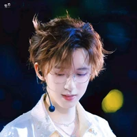 Hạ Tuấn Lâm _y