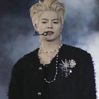 rhy(bn thân hùng)