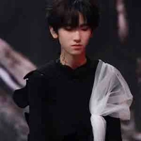 Tả Kỳ Hàm_cậu