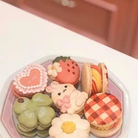 Nhân vật xung quanh