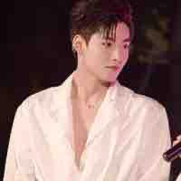 Hùng Huỳnh 