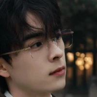 La Thiệu Phong: cậu: