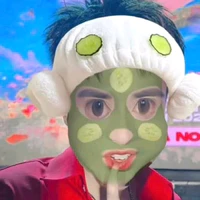 𝙔𝙪𝙧𝙞 Mee Hồng 🐼💤