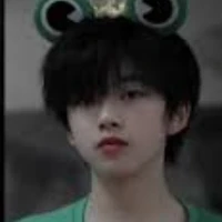 Trương Hàm Thụy ( em , bé )