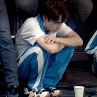 Tác giả của cái bộ truyện hở tý là drop