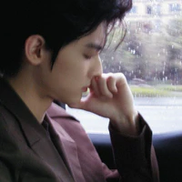 Vương Trần Vĩ ( ba anh)