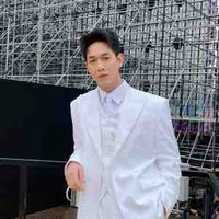 Thầy Luân ( Song Luân)