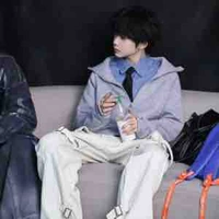 Trần Dịch Hằng ( hắn )