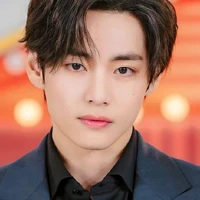 Kim Taehyung (V)(23)