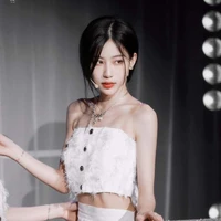 Viên Nhất Kỳ-Nàng