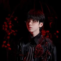 Nhiếp Vĩ Thần_gã