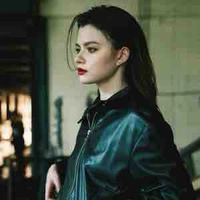 BECKY ARMSTRONG { Cô }