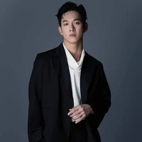 Song Luân [bố Rhy]