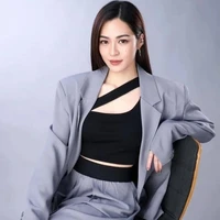 Lingling Kwong - Cô