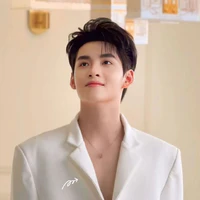 Hùng Huỳnh