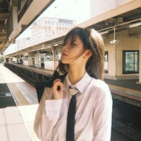 Bách Hân Dư - Cô