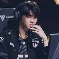 Jeong Jihoon ( Chovy )