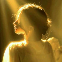 mẹ nuôi của hùng