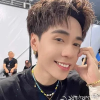 Lê Quang Hùng ( ba nhỏ)