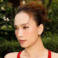 Ái Phương ( ba cô )