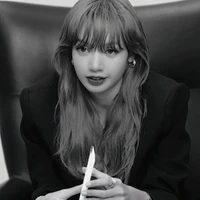 Lalisa Manobal ( Lisa )