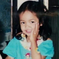 lisa khi còn nhỏ