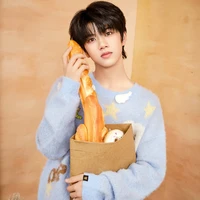 Trương Hàm Thuỵ (e)