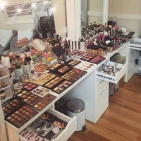 makeup artist