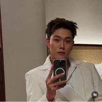 Trần Đăng Dương-E - gỗ đàn hương