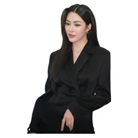 Lingling Kwong [chị]