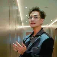 Hoàng Kim Long (Lou  Hoàng)