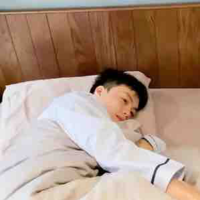 Nhỏ viết truyện