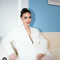 Amada Jensen (Heidi)