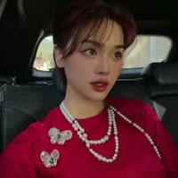 thúy Vy(vlary)