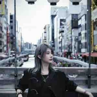 Trần Kha Kha ( chị )