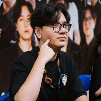 P. Hoàng 💖~