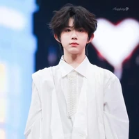 Trần Dịch Hằng/cậu/