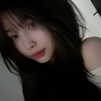 Thạch Hạ Tuyết ( mẹ cô  ) 