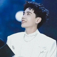 Quang Hùng / gã / chàng