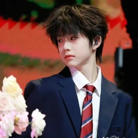 Trần Dịch Hằng -cậu