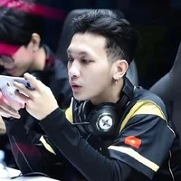 Phạm Vũ Hoài Nam_Red, Rin, Đỏ