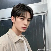 Tawan ( Lisa )
