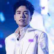 Q.Hùng