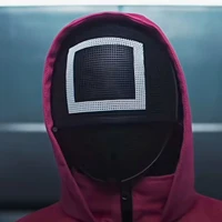 người mặt nạ hình vuông 