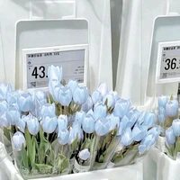 người lạ hóa quen/thù