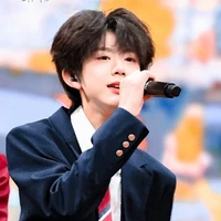 Trần dịch hằng( tử tử)